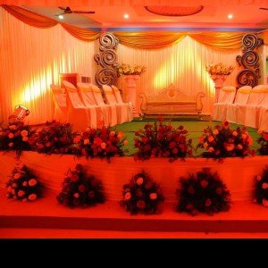 We offers you a wide range of wooden furnitures for your living room,kitchen,bedrooms,office, study tables, computer stands etc.